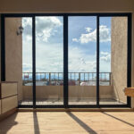 Ventana corrediza de cuatro hojas de aluminio en Puebla